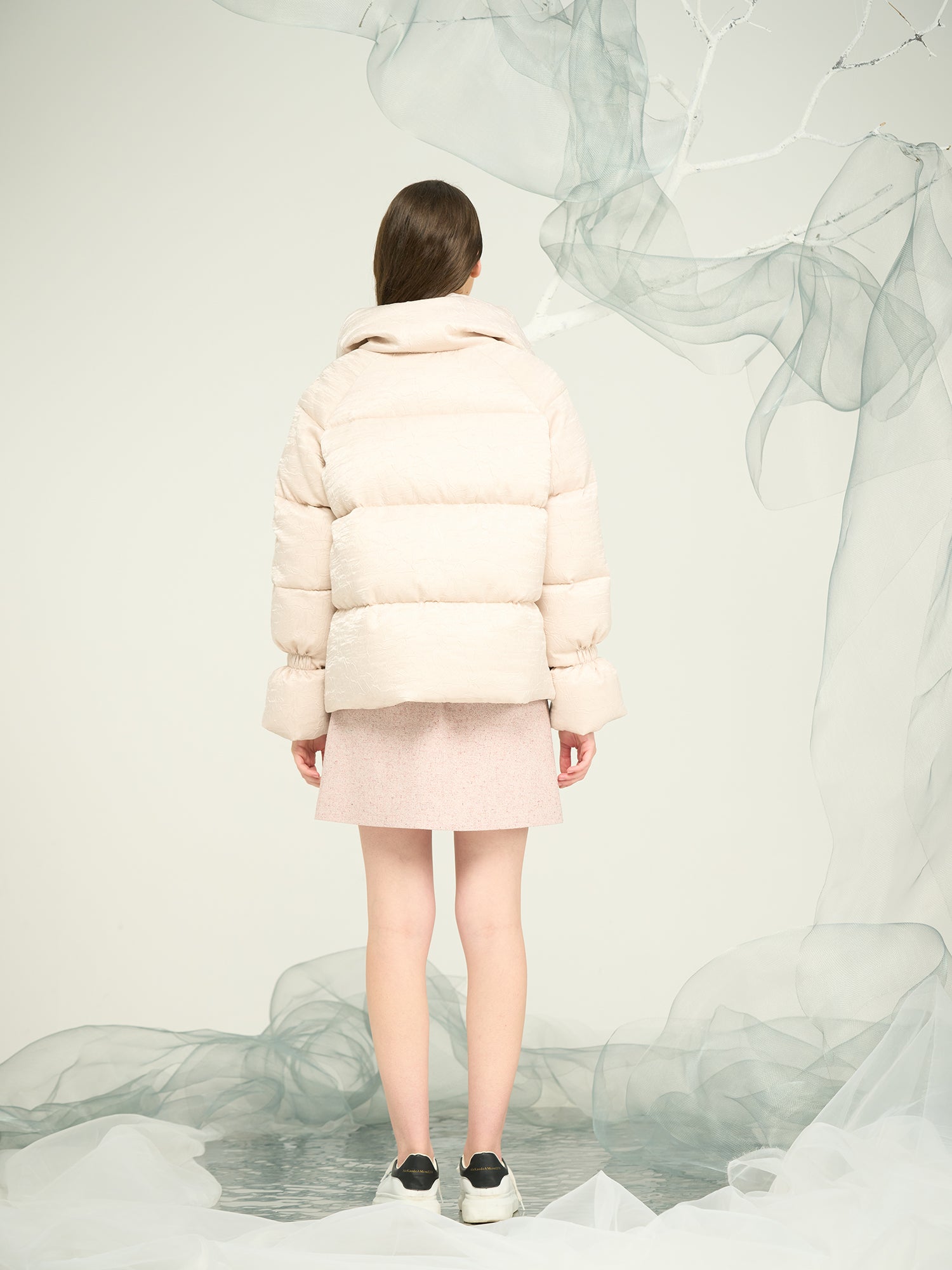 Women’s Pink Short Puffer Jacket with Stand Collar – OEM & ODM Lightweight Down-Style Outerwear
